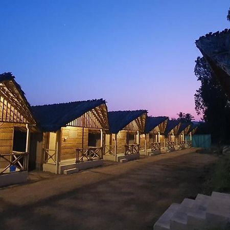 Lazy Panda Hotel Hampi Exterior foto