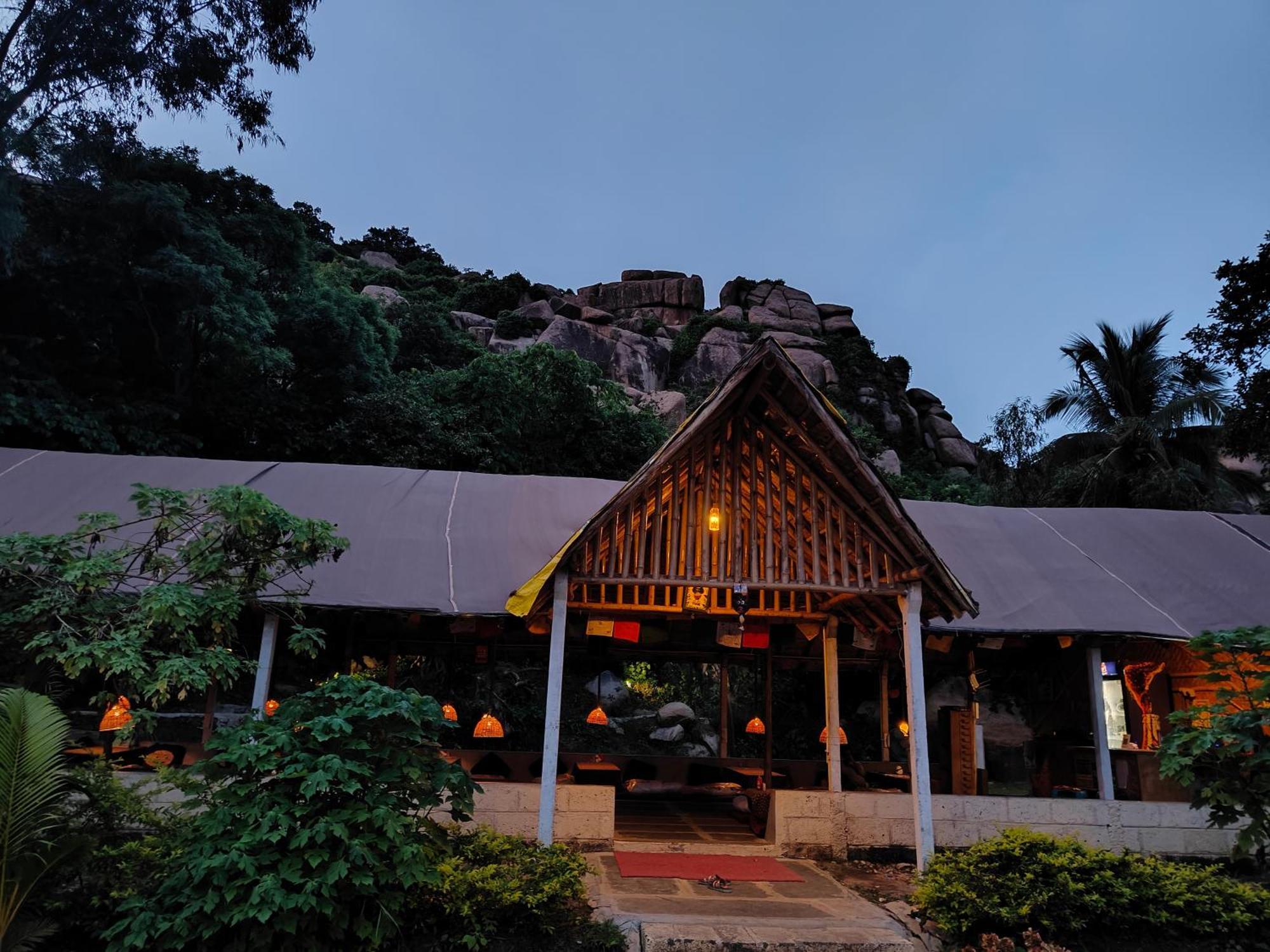 Lazy Panda Hotel Hampi Exterior foto